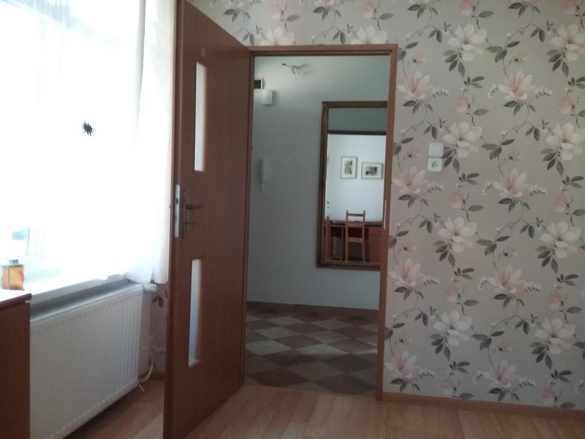 Pokoje Mlodziezowe Apartment Torun Exterior photo